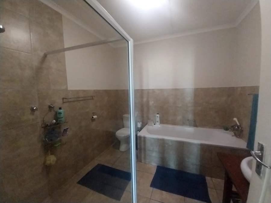 4 Bedroom Property for Sale in Rouxpark Western Cape